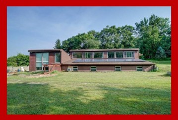 3996 Oak Park Rd, Deerfield, WI 53531