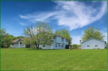 N4401 Nelson Rd, Plymouth, WI 53929