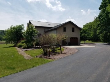 W6203 Chapel Rd, Summit, WI 53948