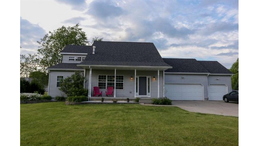 277 Meadow Ln Poynette, WI 53955 by Turning Point Realty $284,900