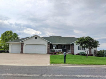 107 Eagle Dr, McGregor, IA 52157