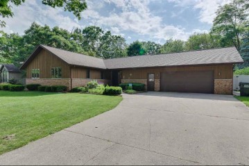 515 Oakridge Dr, Portage, WI 53901