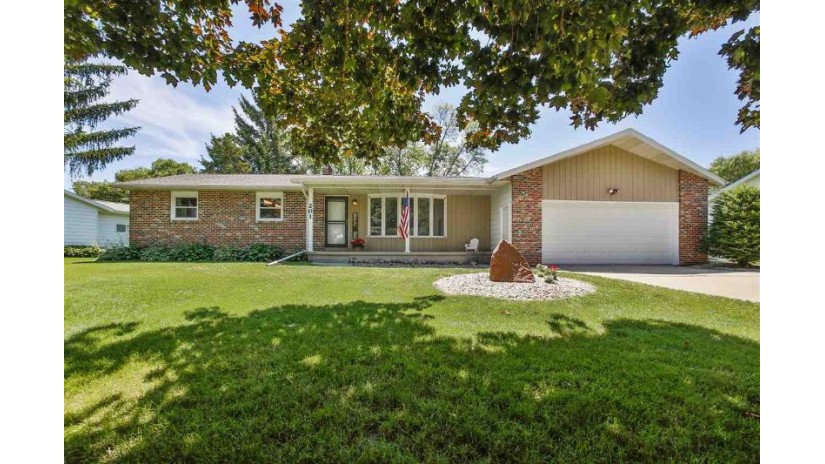 201 Brookside Ln Columbus, WI 53925 by Stark Company, Realtors $224,900