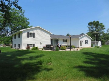 N6811 Donlin Dr, Pacific, WI 53954