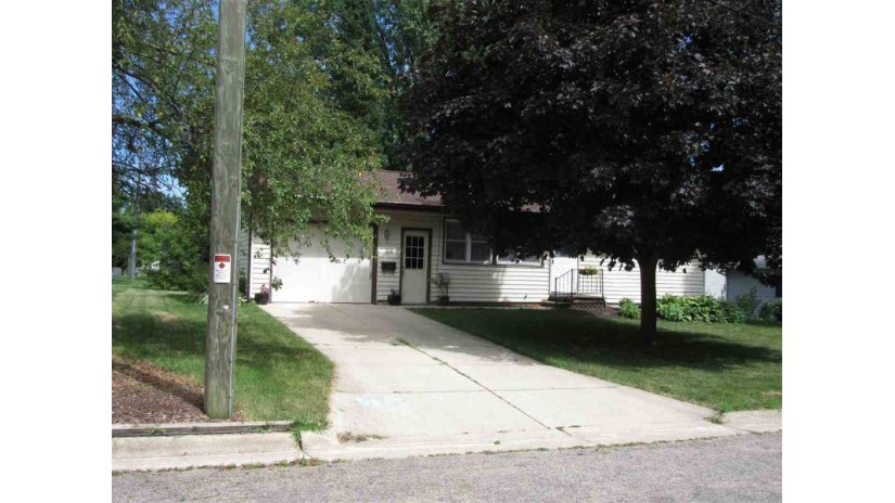 112 N 3rd St Evansville, WI 53536 by Re/Max Preferred $164,900