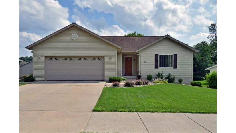 1422 Ridgeview Dr Reedsburg, WI 53959 by Re/Max Preferred $249,900