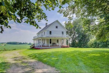 W8115 County Road K, Arlington, WI 53911