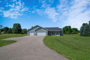 E9956 2nd St, Prairie Du Sac, WI 53578