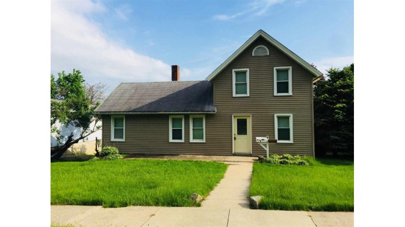 121 9th Ave Baraboo, WI 53913 by Re/Max Preferred $125,000