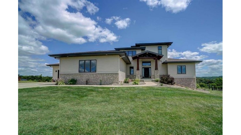 2204 County Road J Springdale, WI 53593 by Accord Realty $719,900