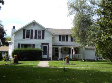 738 Ohio St, Darlington, WI 53530