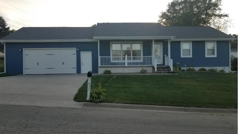 455 S Van Buren St Lancaster, WI 53813 by Platteville Realty Llc $205,000