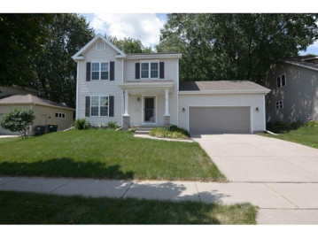 625 Autumn Wood Pky, Deerfield, WI 53531