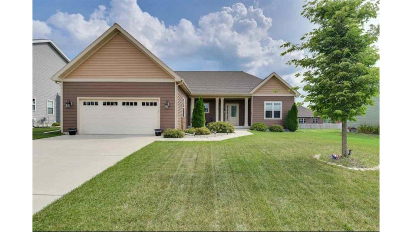 4381 Snowy Ridge Tr Windsor, WI 53598 by Solidarity Realty, Llc $329,999