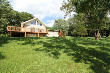 28801 Rustic Village Ln, Buena Vista, WI 53581