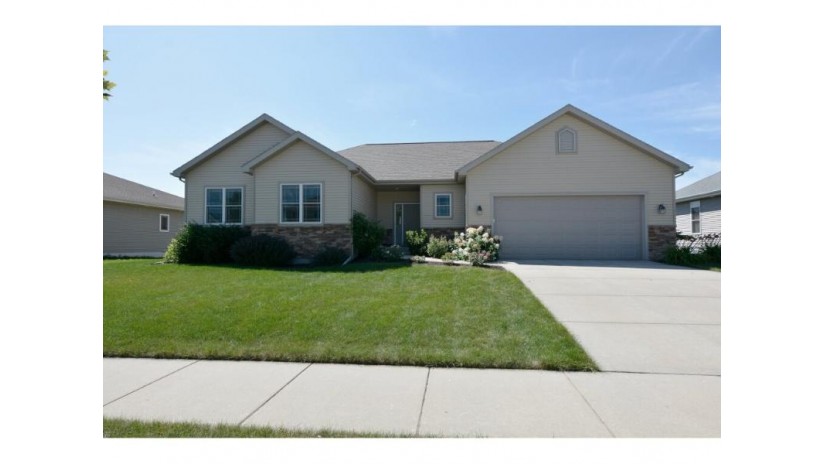 5203 Buttonbush Dr Fitchburg, WI 53711 by Madcityhomes.com $419,900