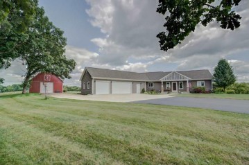 N6420 Burns Rd, Calamus, WI 53932