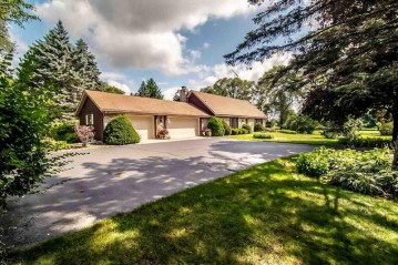 W4950 Pleasant Lake Rd, La Grange, WI 53121