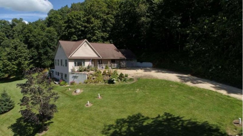 15472 Pine Valley Rd Sylvan, WI 53581 by United Country Midwest Lifestyle Properties $285,000