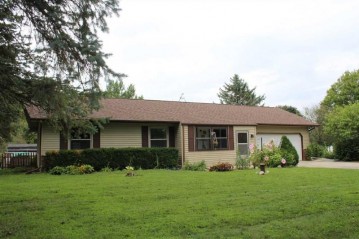 8901 E Rye Dr, Bradford, WI 53525-8748