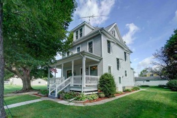 219 Grove St, Randolph, WI 53956