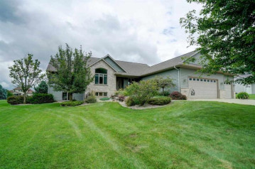 2988 Wyndwood Way, Bristol, WI 53590