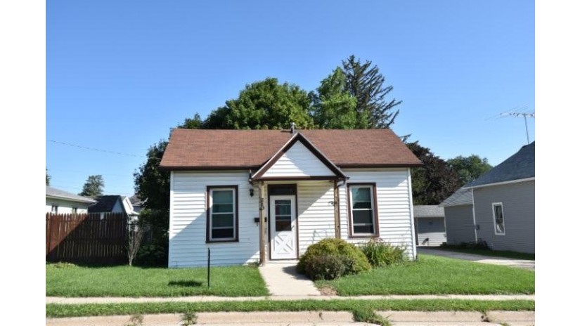 210 W Fountain St Dodgeville, WI 53533 by Potterton Rule Real Estate Llc $92,900