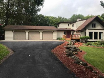 N7415 Hillendale Pky, Beaver Dam, WI 53916