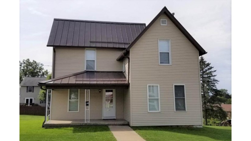 130 W Willow St Lancaster, WI 53813 by Tim Slack Auction & Realty, Llc-Lancaster $105,000