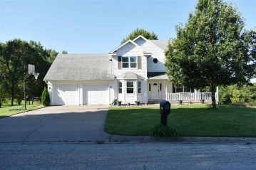1070 Colleen Ct, Platteville, WI 53818