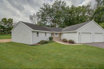 400 Lawn St, Cambridge, WI 53523