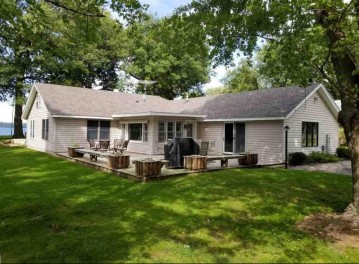 W2866 Oak Terrace Ln, Green Lake, WI 53946