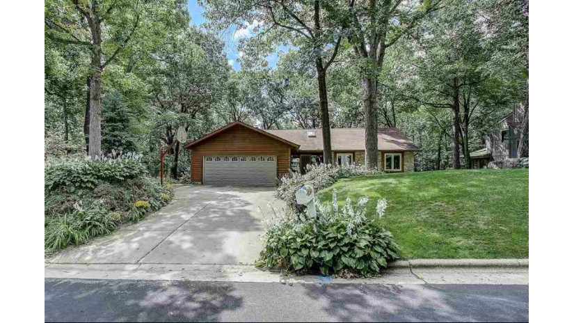 5835 Woods Edge Rd Fitchburg, WI 53711 by First Weber Inc $465,000