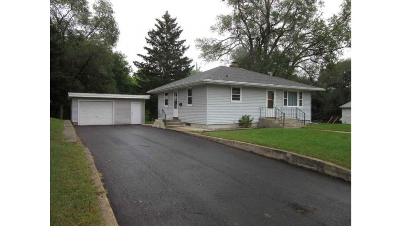 613 Hamilton St Portage, WI 53901 by Century 21 Affiliated $88,500