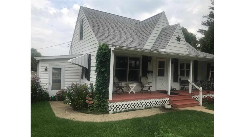 210 E Parry St Dodgeville, WI 53533 by Century 21 Affiliated $124,000