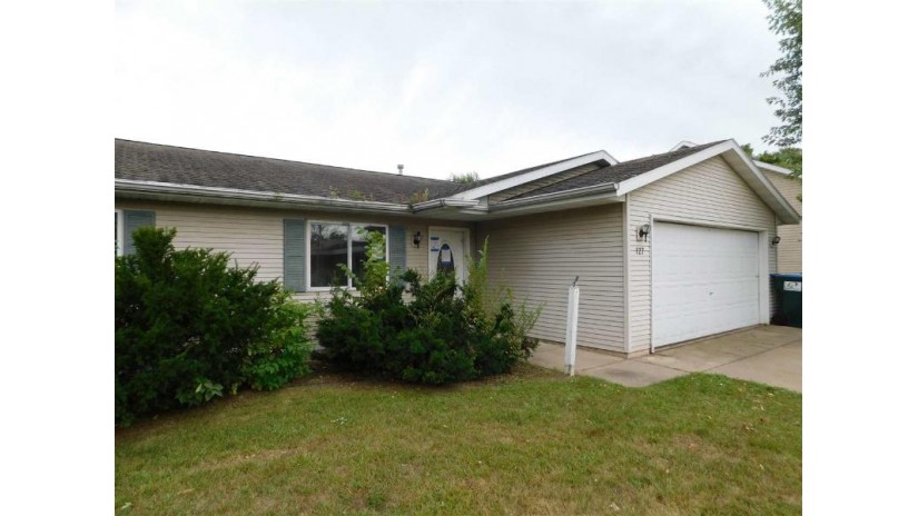127 Park St Wautoma, WI 54982 by Pavelec Realty $70,000