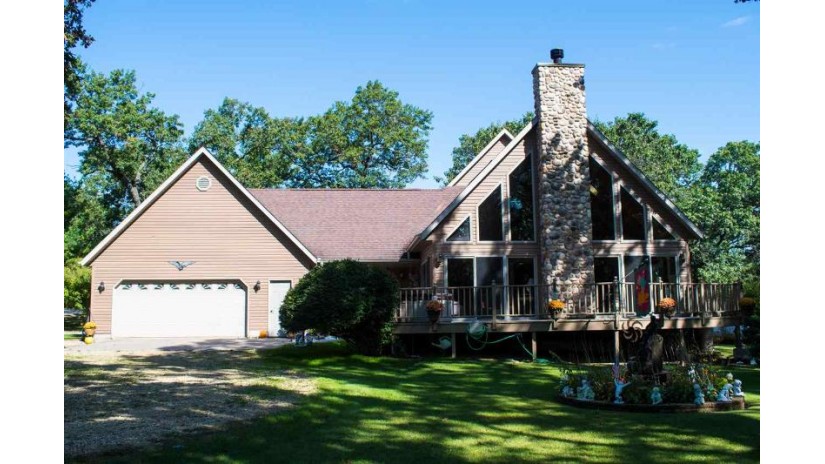 N4592 Brokup Rd Lindina, WI 53948 by Castle Rock Realty Llc $325,000