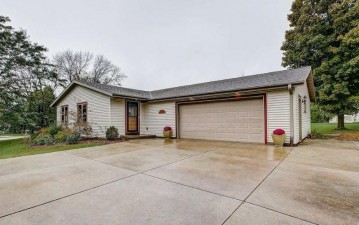 1323 Oak St, Waterloo, WI 53594-1256