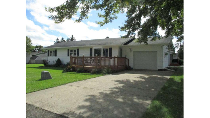 1802 W 6th Ave Brodhead, WI 53520 by Century 21 Advantage $156,500