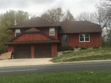 4565 Sprecher Rd, Blooming Grove, WI 53718