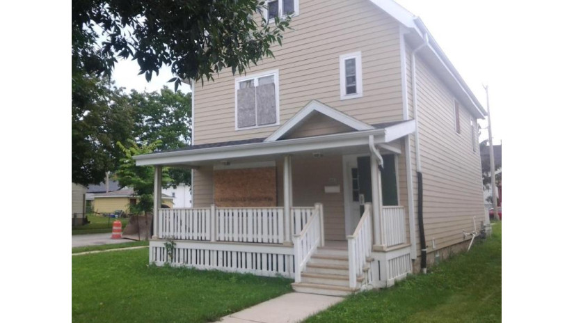 2601 W Cherry St Milwaukee, WI 53205 by First Weber Inc - Menomonee Falls $129,000