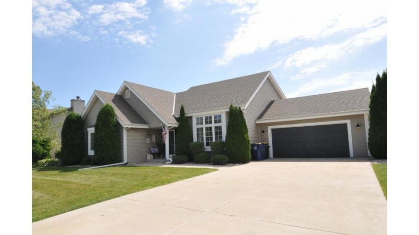 2115 W Heaven View Ln Oak Creek, WI 53154 by Anderson Real Estate Services $344,900