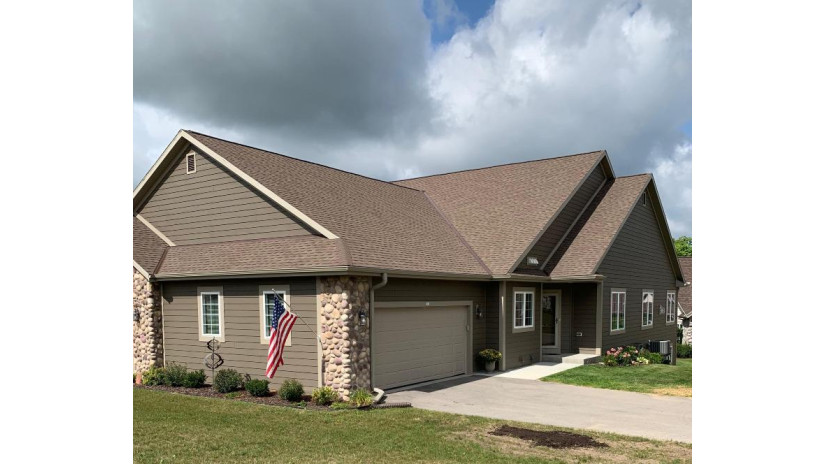 316 Woodford Dr West Bend, WI 53090 by Design Realty, LLC $345,900