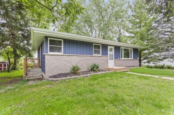 621 W 2nd St, Waldo, WI 53093