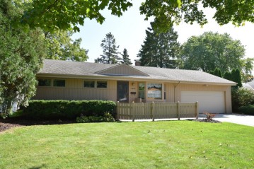 1044 3rd Ave, Grafton, WI 53024-1708