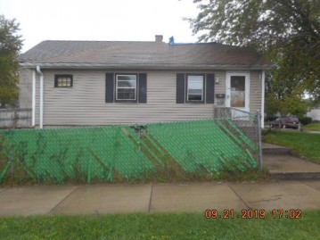 1722 Illinois St, Racine, WI 53405-3616