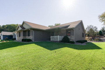 W3863 Harvey Ln, Farmington, WI 54644-8901