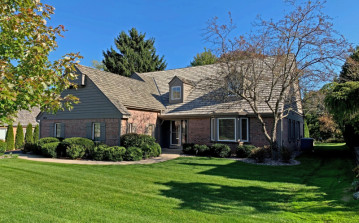 3803 W Fairway Heights Dr, Mequon, WI 53092-2269