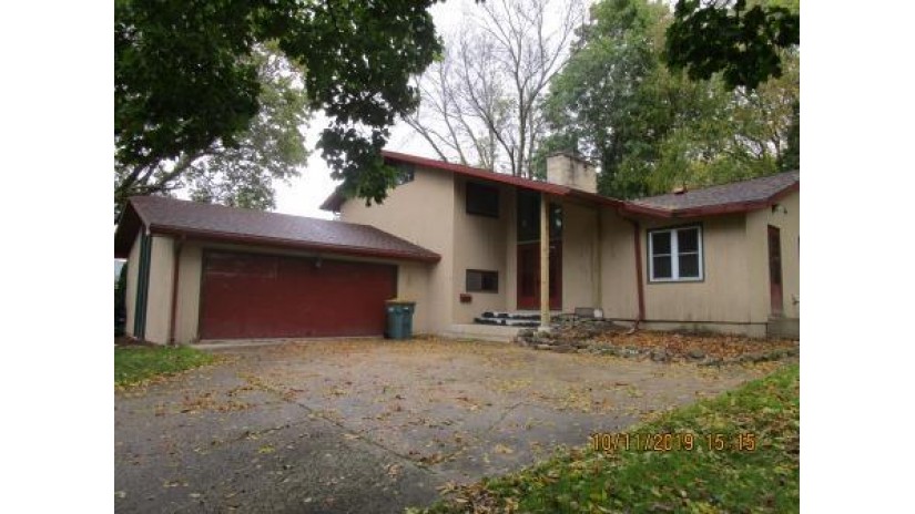 701 West St Beaver Dam, WI 53916 by Ogden & Company, Inc. $129,900