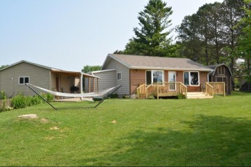 W1738 Circle Dr, Sullivan, WI 53178-9632